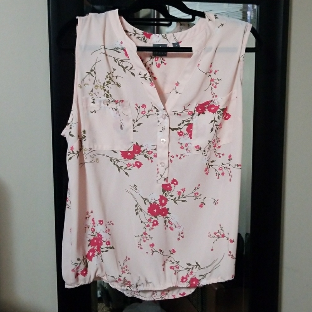 Pink sleeveless shirt